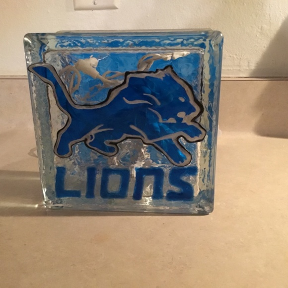 New HandPainted Stained Glass Lions light up block - Picture 2 of 4